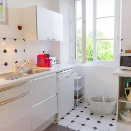 Charming T3 With Parking Near The Ocean *