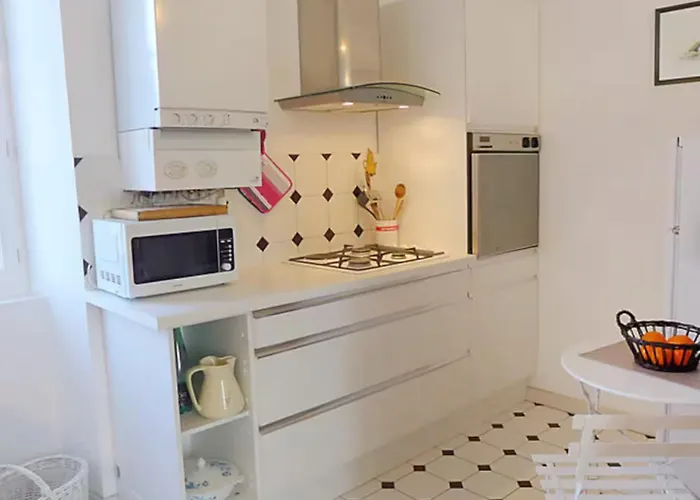 Charming T3 With Parking Near The Ocean * Saint-Jean-de-Luz